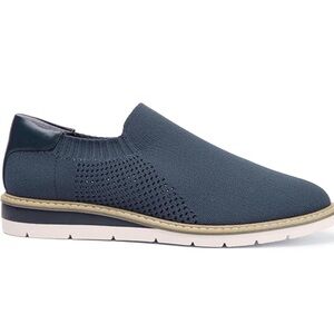 Mee Too Haze Womens Slip On Navy Blue LoafersSize 6M